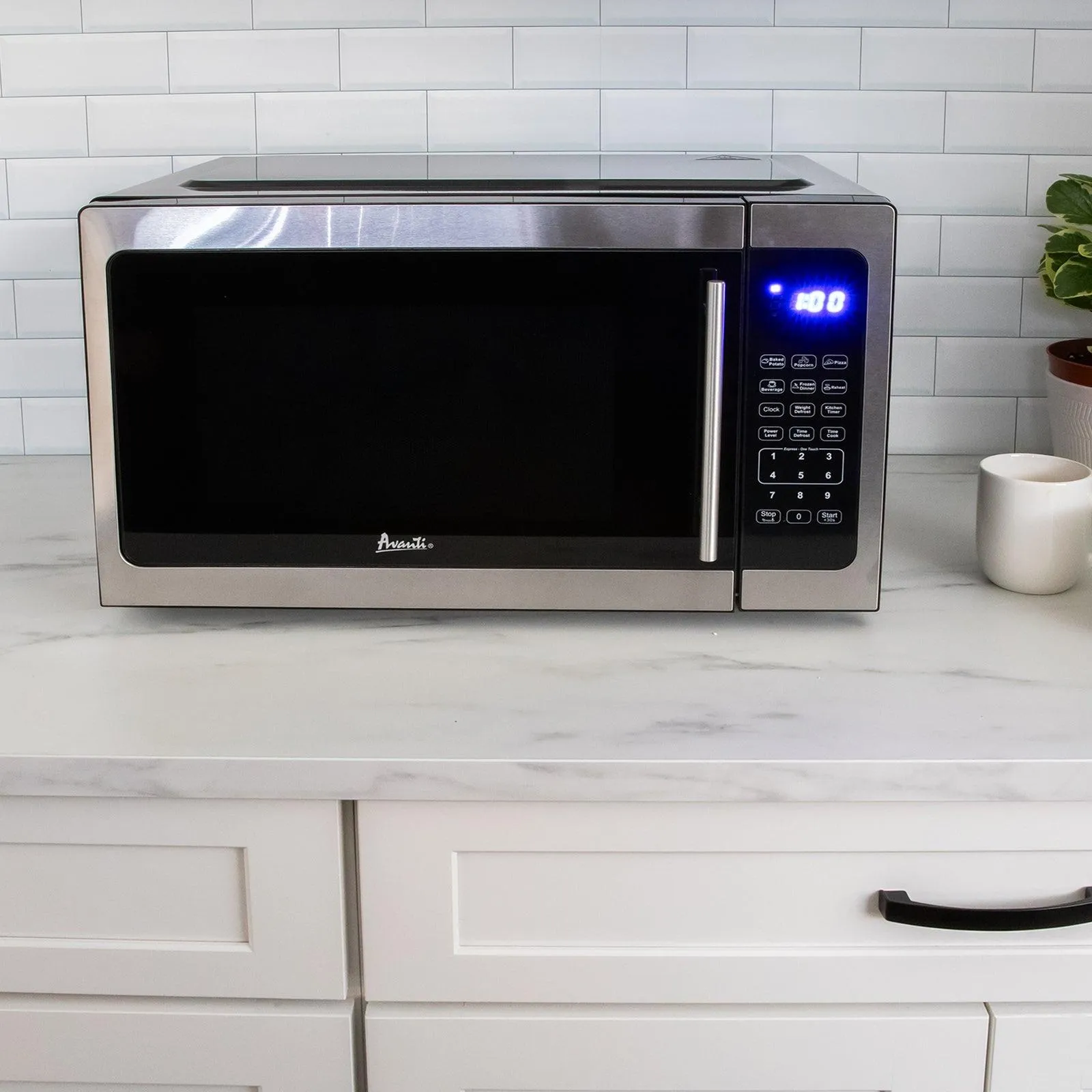 Avanti MT150V3S Avanti 1.5 Cu. Ft. Microwave Oven - Stainless Steel / 1.5 Cu. Ft.