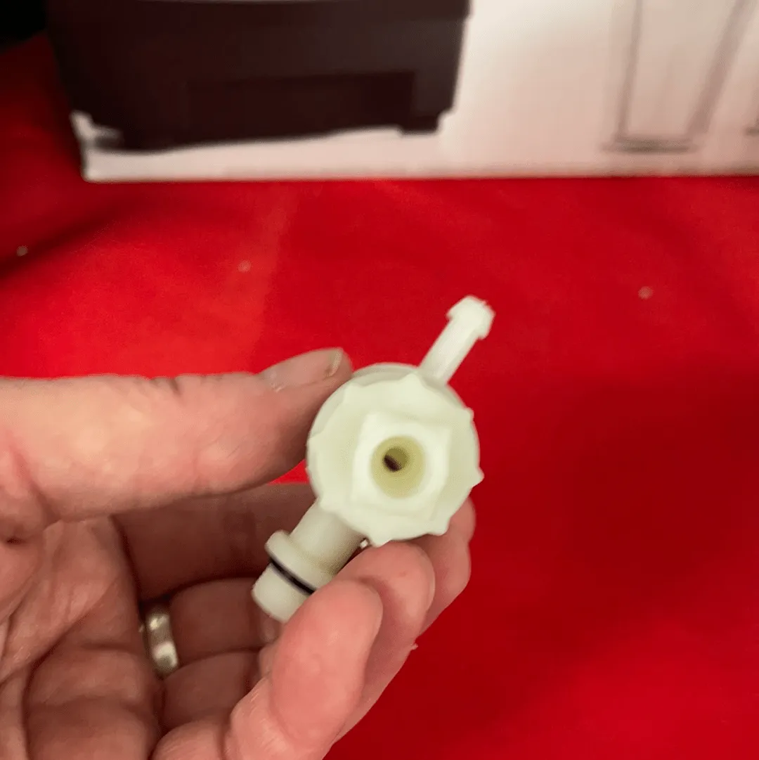Delonghi Anti Drip Valve  7313260161 Canada same as 7313286129