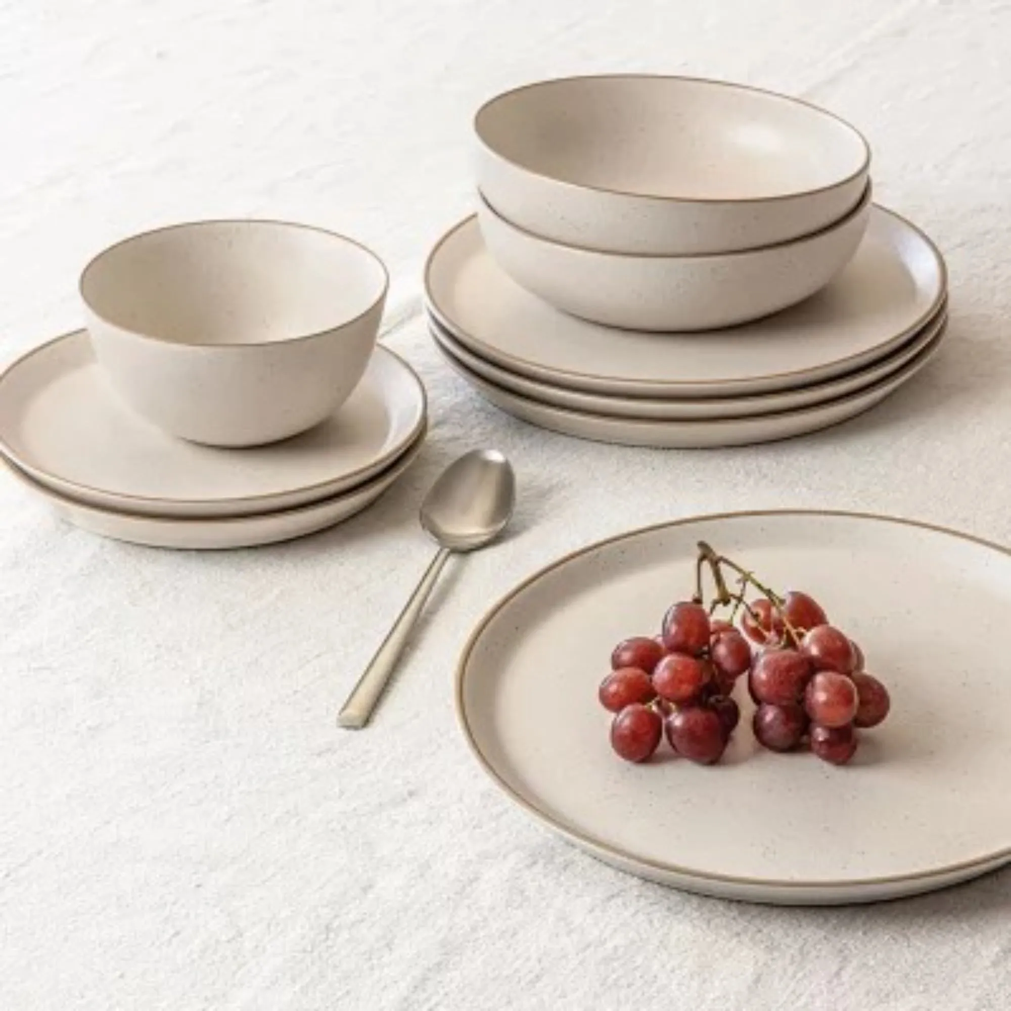 Over&back BO-36-POD 16-Piece Artisan Stoneware Dinnerware Set, Cream