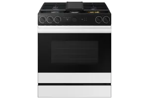 Samsung BESPOKE White Glass 30" Gas True Convection Slide in Range with Oven Camera (6.0cu.ft) - NSG6DB870012AA