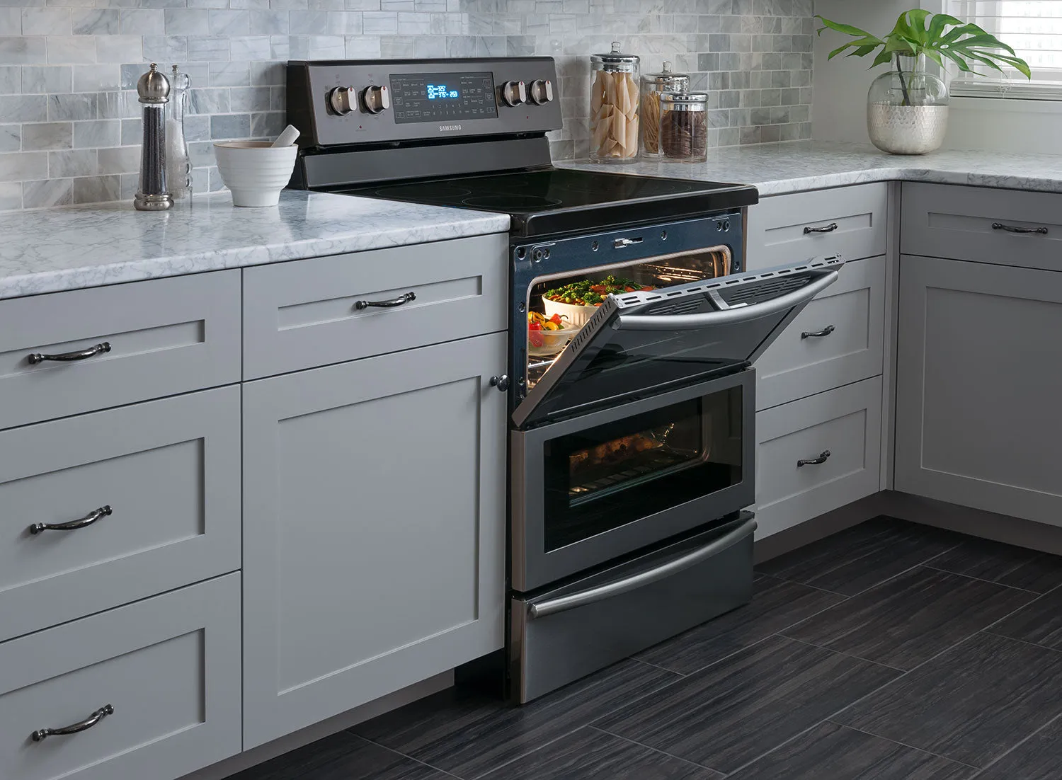 Samsung Black Stainless Steel Freestanding Electric Convection Range (5.9 Cu. Ft.) - NE59J7850WG/AC